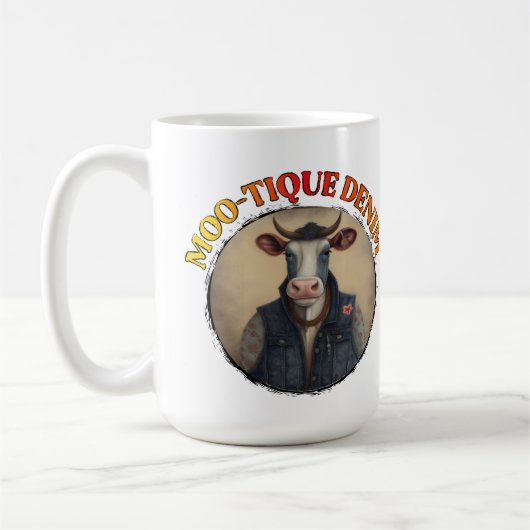 Mug Denim Moo-nique. Vache en caricature portant un co (Gauche)