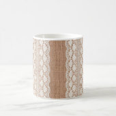 Mug Dentelle blanche sur la texture Brown du Burlap (Centre)