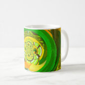Mug Dernière conception de rose jaune (Devant droit)