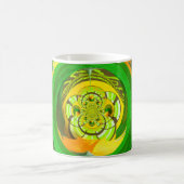 Mug Dernière conception de rose jaune (Centre)