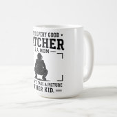 Mug Derrière chaque bon receveur se cache une maman qu (Devant droit)