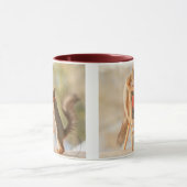 Mug Des écureuils peignent une image (Centre)