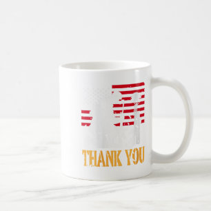 Mug Des femmes Soldat patriotique Kneeling Battlefield