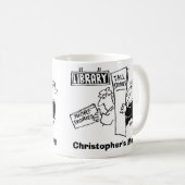 Mug Des hommes lisent des livres à la bibliothèque. Aj (Devant droit)