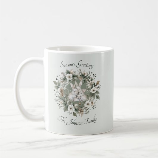 Mug Des lapins mignons dans une couronne d'hiver flora (Gauche)