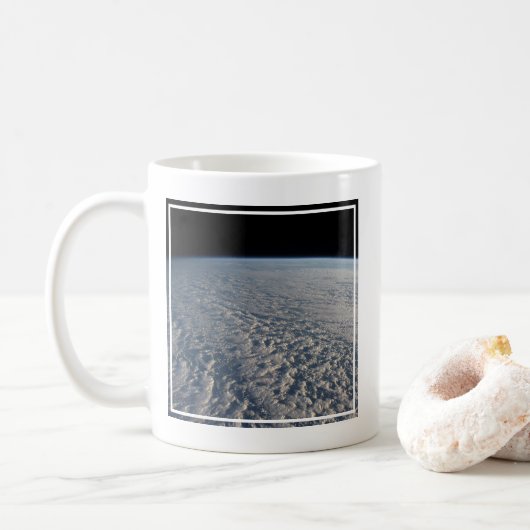 Mug Des Nuages Stratocumulus Surplombent L'Océan Pacif (Avec donut)