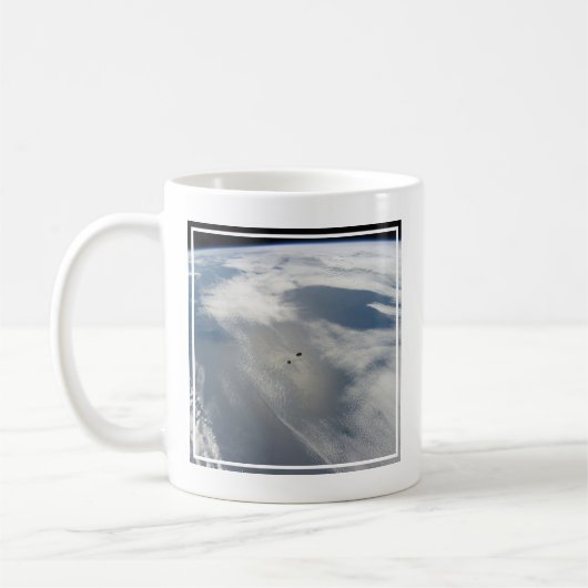Mug Des Petits Satellites Orbitent Au-Dessus D'Une Par (Gauche)