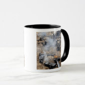Mug Des pièces d'armes ennemies sont mises à la dispos (Devant droit)