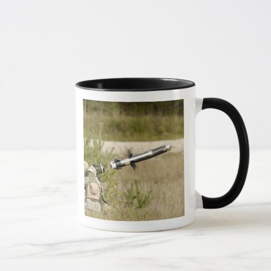 Mug des soldats tirent sur une MGF-148 Javelin (Droite)