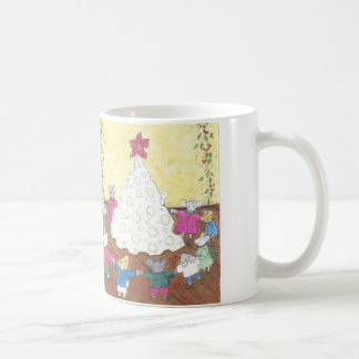 Mug Des souris autour d'un arbre de Noël au fromage