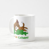 Mug Dessin animé de chat drôle sous l'emprise de la ca (Devant gauche)