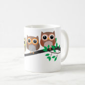 Mug Dessin mignon de trois chouettes sur une branche d (Devant droit)