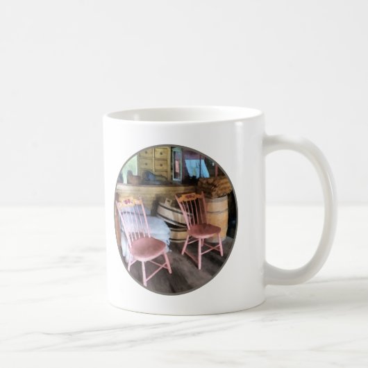 Mug Deux chaises roses dans le magasin général (Droite)
