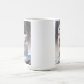 Mug Deux chatons aux yeux bleus jouant dans la neige (Centre)