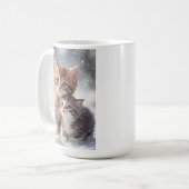 Mug Deux chatons Tabby Jouer dans un salut blanc neige (Devant gauche)