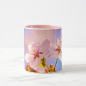 Mug Deux fleurs de Sakura éclairées au soleil (Centre)