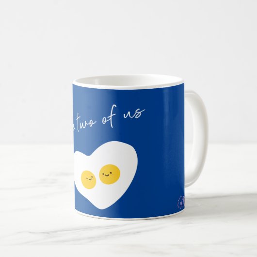 Mug Deux oeufs dans l'amour personnalisable (Devant droit)