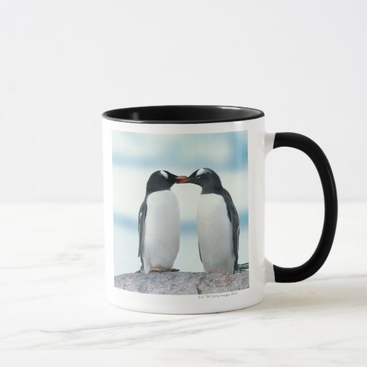 Mug Deux pingouins touchant des becs (Droite)
