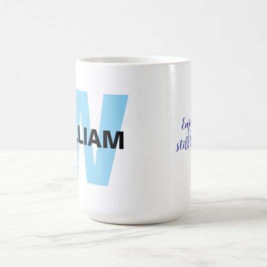 Mug Devis avec Monogramme moderne Initial & Nom (Centre)