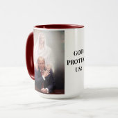 MUG DIEU PROTÉGER LE PRÉSIDENT TRUMP (Devant gauche)