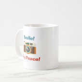 Mug Diffuser la paix sans craindre la vieille caméra (Devant gauche)