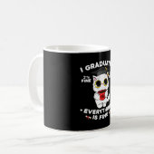 Mug Diplômé promotion 2024 drôle chat noir (Devant gauche)