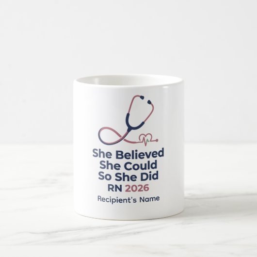 Mug Diplômée Infirmière IDE 2026 Elle a Cru (Centre)