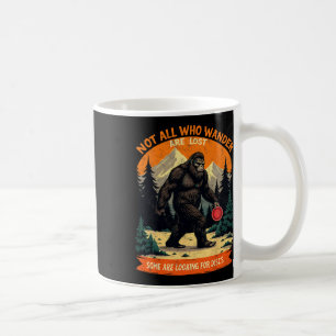 Mug Disque Vintage Sasquatch Not All Who Wander Are Lo