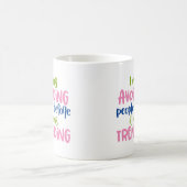 Mug Distanciation Sociale Éviter les gens avant que ce (Centre)