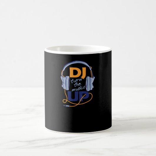 Mug DJ allume la musique (Centre)
