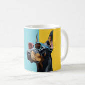 Mug Doberman cool avec des lunettes de soleil (Devant droit)