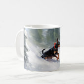 Mug Doberman Pinscher Noël neige hiver (Devant gauche)