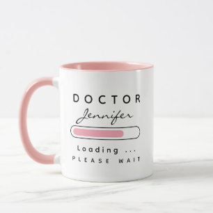 Mug DOCTEUR [Nom] Chargement du rose et du blanc