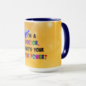 Mug Docteur Superhero, design personnalisé coloré (Devant droit)