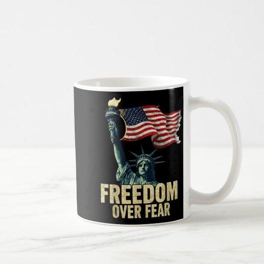 Mug Dom Over Fear Statue Of Liberty Flag Graphic (Droite)