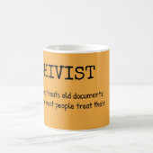 Mug Don d'Archiviste amusant - Définition d'emploi (Centre)