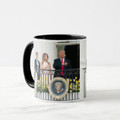 Mug Donald Trump, avec Melania et Barron à la Maison (Devant gauche)