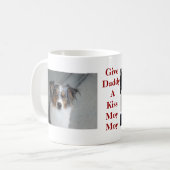 Mug Donnez à papa un KissMoyMoy (Devant gauche)