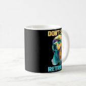 Mug Don't Stop Retrievin - Retro Golden Retriever Dog  (Devant droit)
