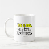 Mug Dormez avec un microbiologiste (Gauche)