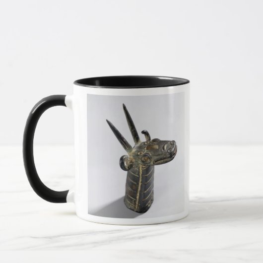 Mug Dragon, symbole du dieu Marduk, défunt pe assyrien (Gauche)