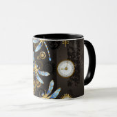 Mug Dragonflies de Steampunk sur arrière - plan rayé b (Devant droit)