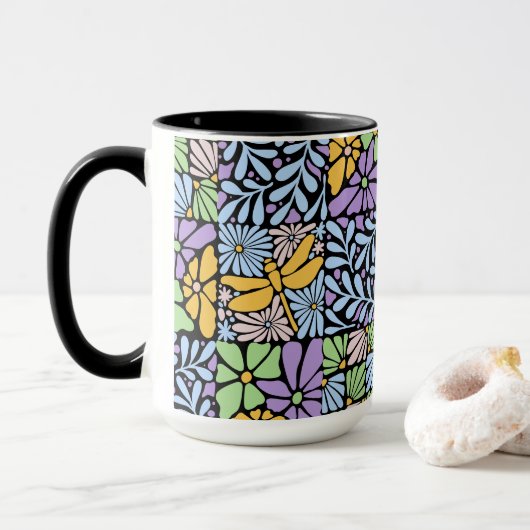 Mug Dragonfly Dans Le Jardin Botanique (Avec donut)