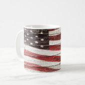 Mug Drapeau américain peint sur texture de bois rustiq (Devant gauche)