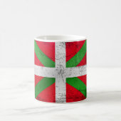 Mug Drapeau Basque affligé de style : Ikurriña, (Centre)