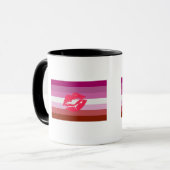 Mug Drapeau de fierté lesbienne au rouge à lèvres (Devant gauche)