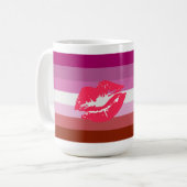 Mug Drapeau de fierté lesbienne au rouge à lèvres et l (Devant gauche)