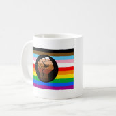 Mug Drapeau de fierté POC de progrès LGBTQ+ (Devant gauche)