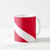 Mug Drapeau de plongée avec illustration de plongeur r (Devant droit)