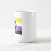 Mug Drapeau de protestation peint non binaire (Centre)